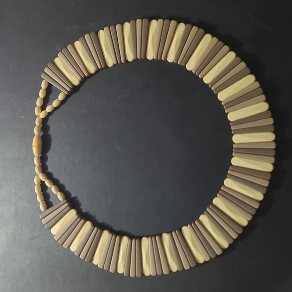 Vintage Jewelry - Vintage Cream Grey Beige Neutral Tones Lucite Bib Collar Statement Necklace